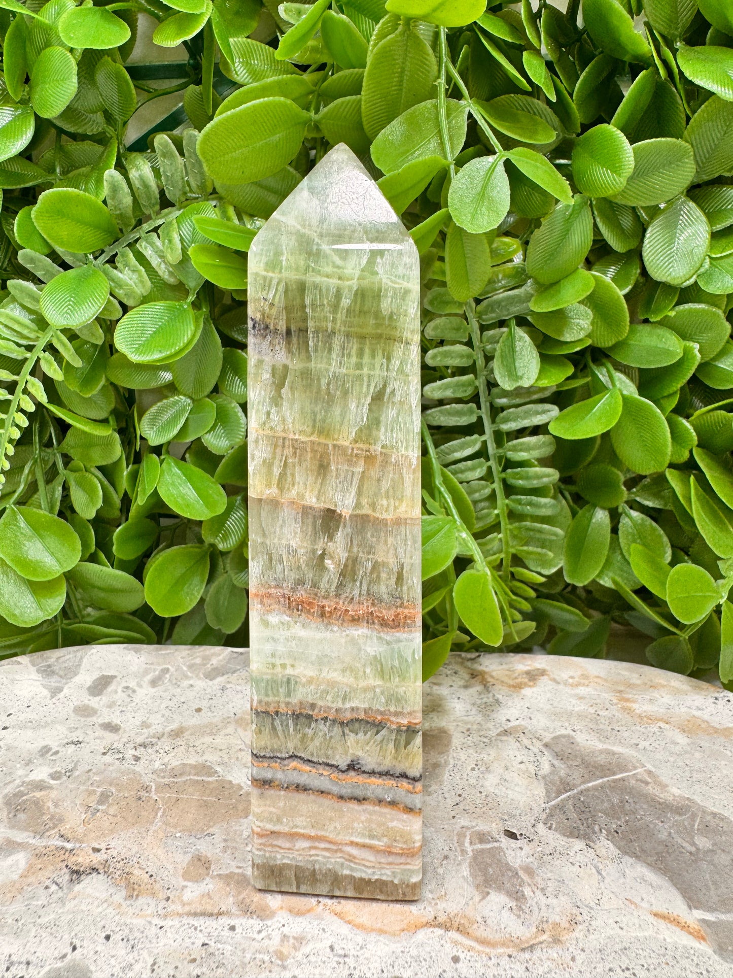 Emerald Kiwi Calcite Tower 314g