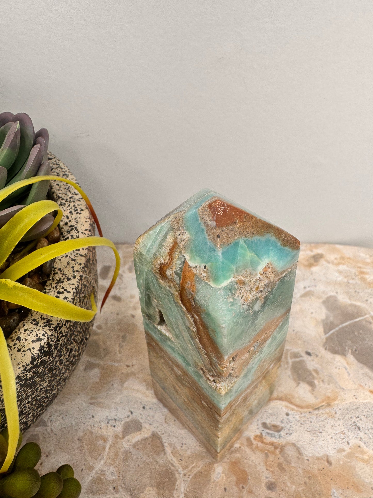 Smithsonite Tower 332g