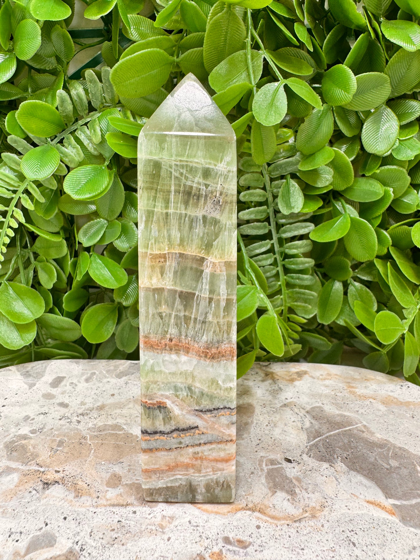 Emerald Kiwi Calcite Tower 314g