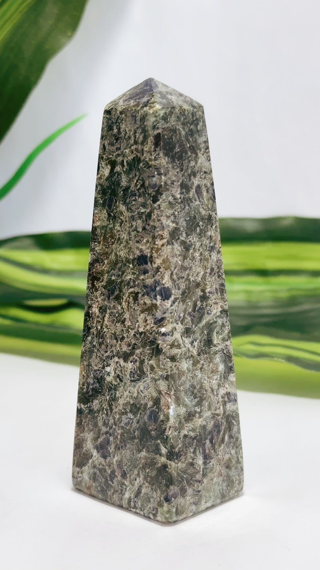 Blue Sapphire with Mica Tower 194g