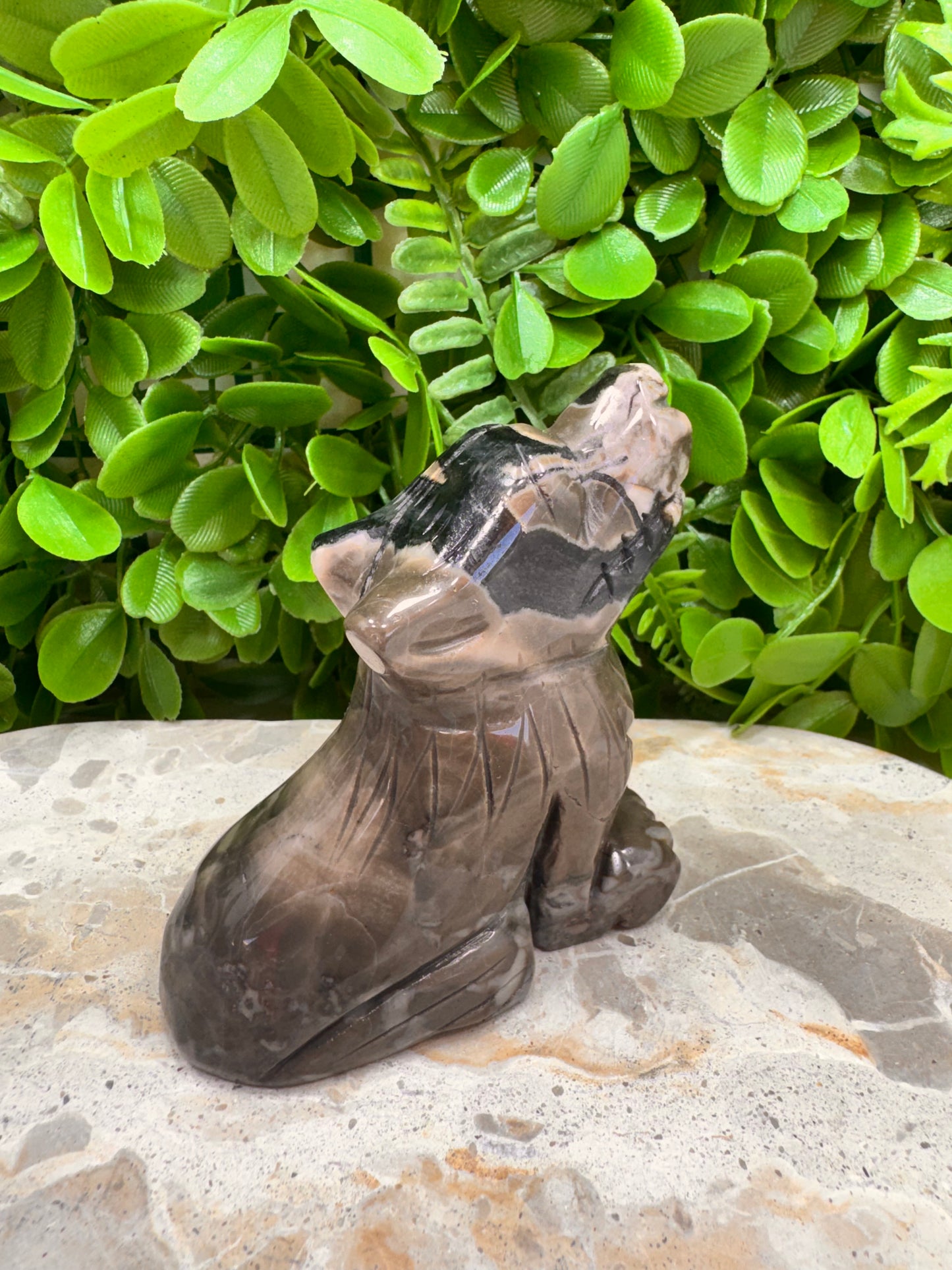 Volcanic Agate Wolf 288g