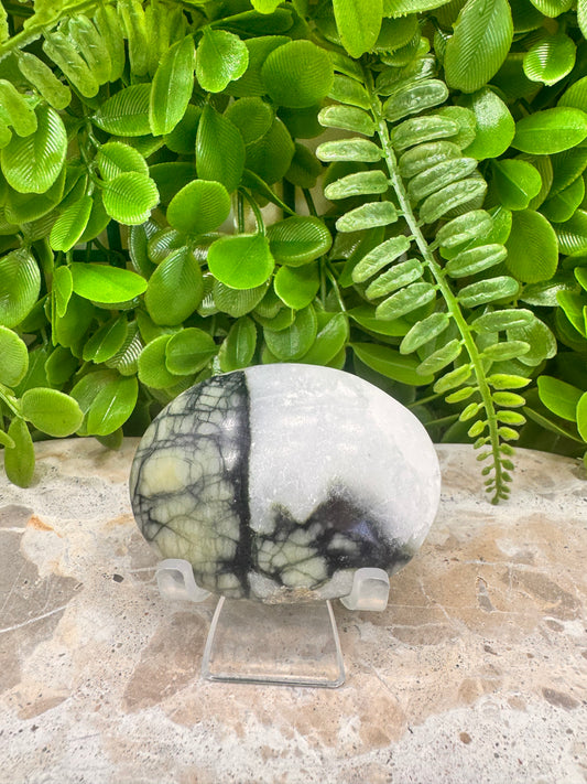Rutile Serpentine Palm Stone 116g