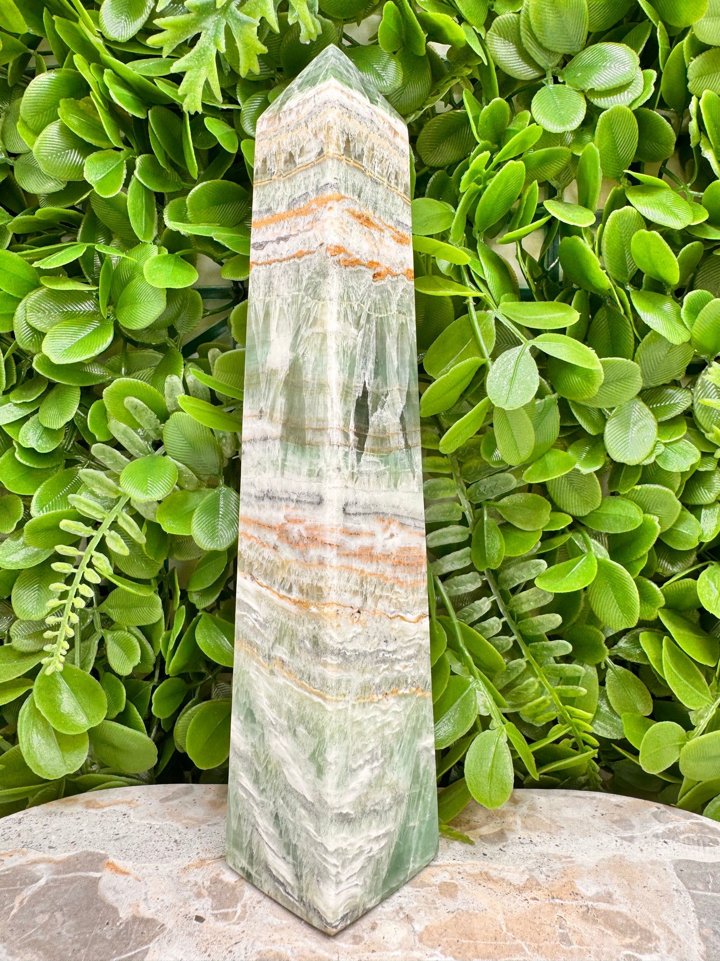 Emerald Kiwi Calcite Tower 844g