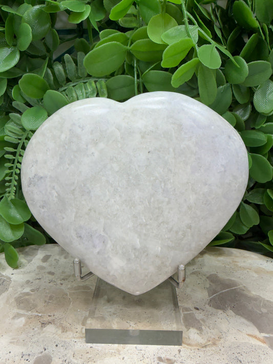 Hackmanite Heart 608g