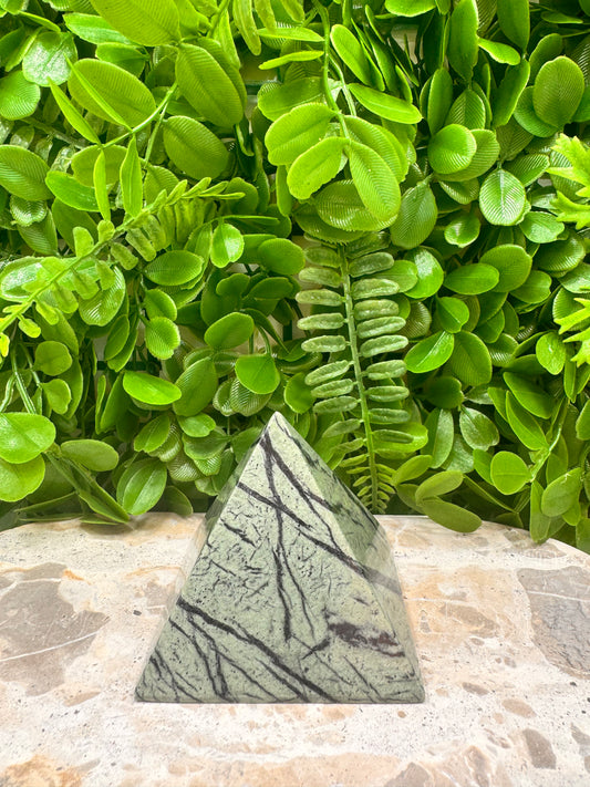 Black Vein Serpentine Pyramid 394g