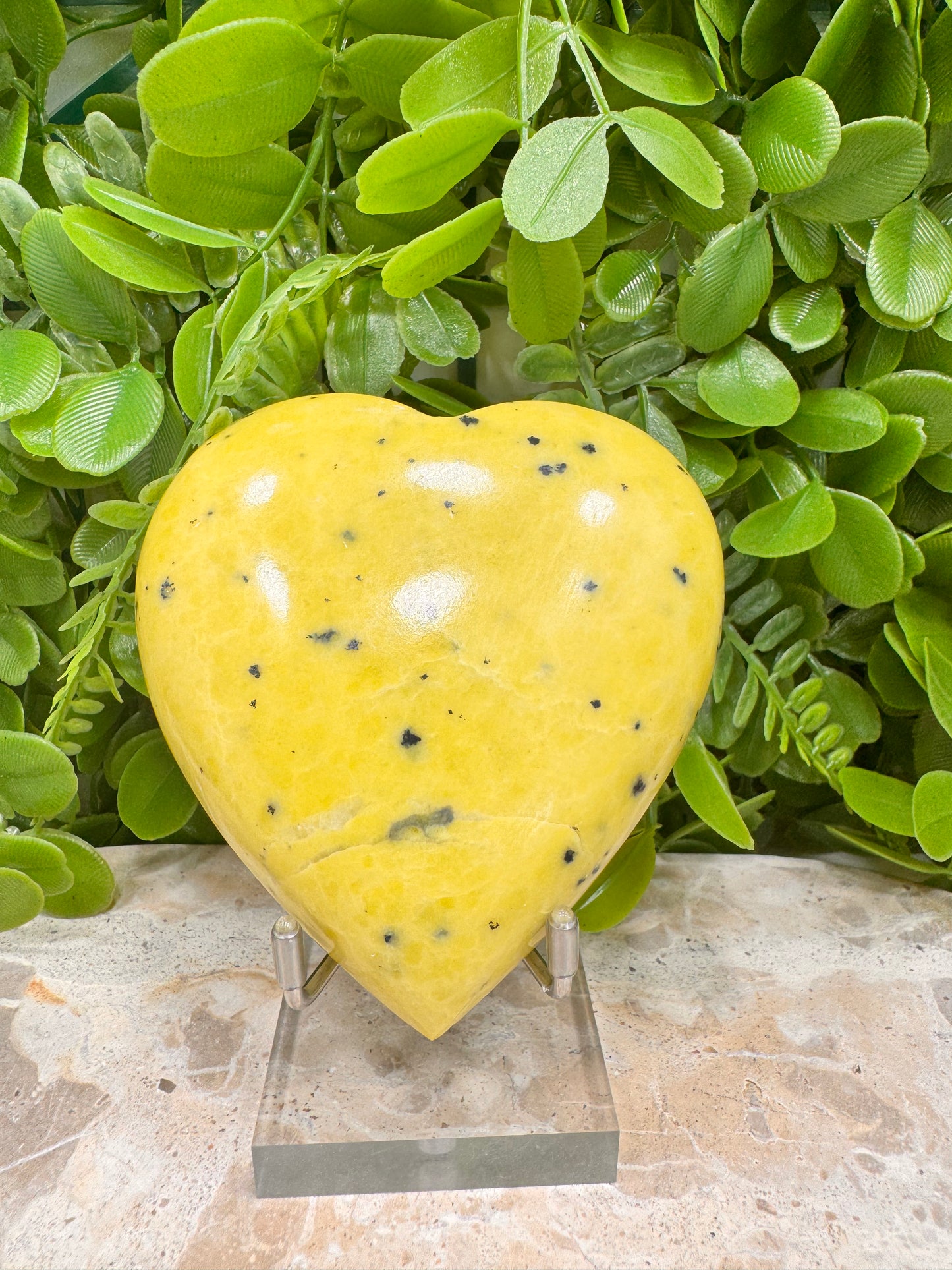 Yelllow Jade with Hematite Heart Bowl 272g