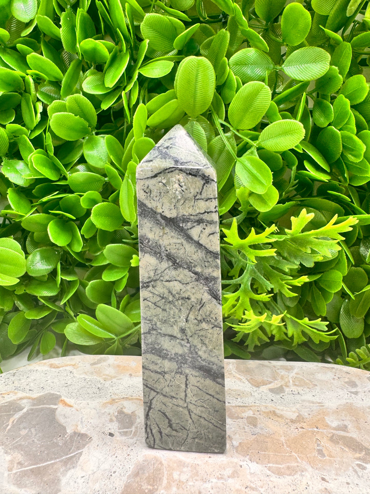 Black Vein Serpentine Tower 334g
