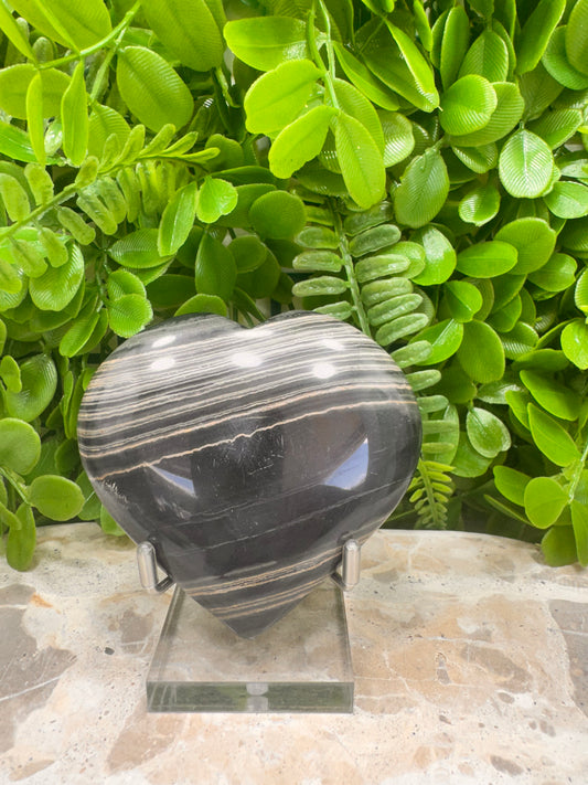 Black Banded Onyx Heart 222g
