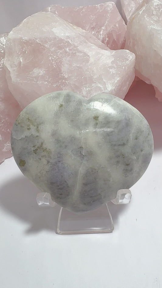 Hackmanite Heart 136g