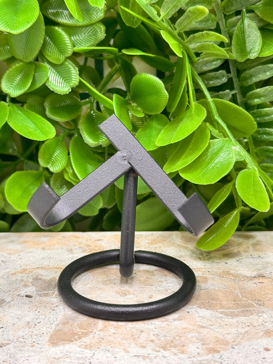 Small Black Heart Stand