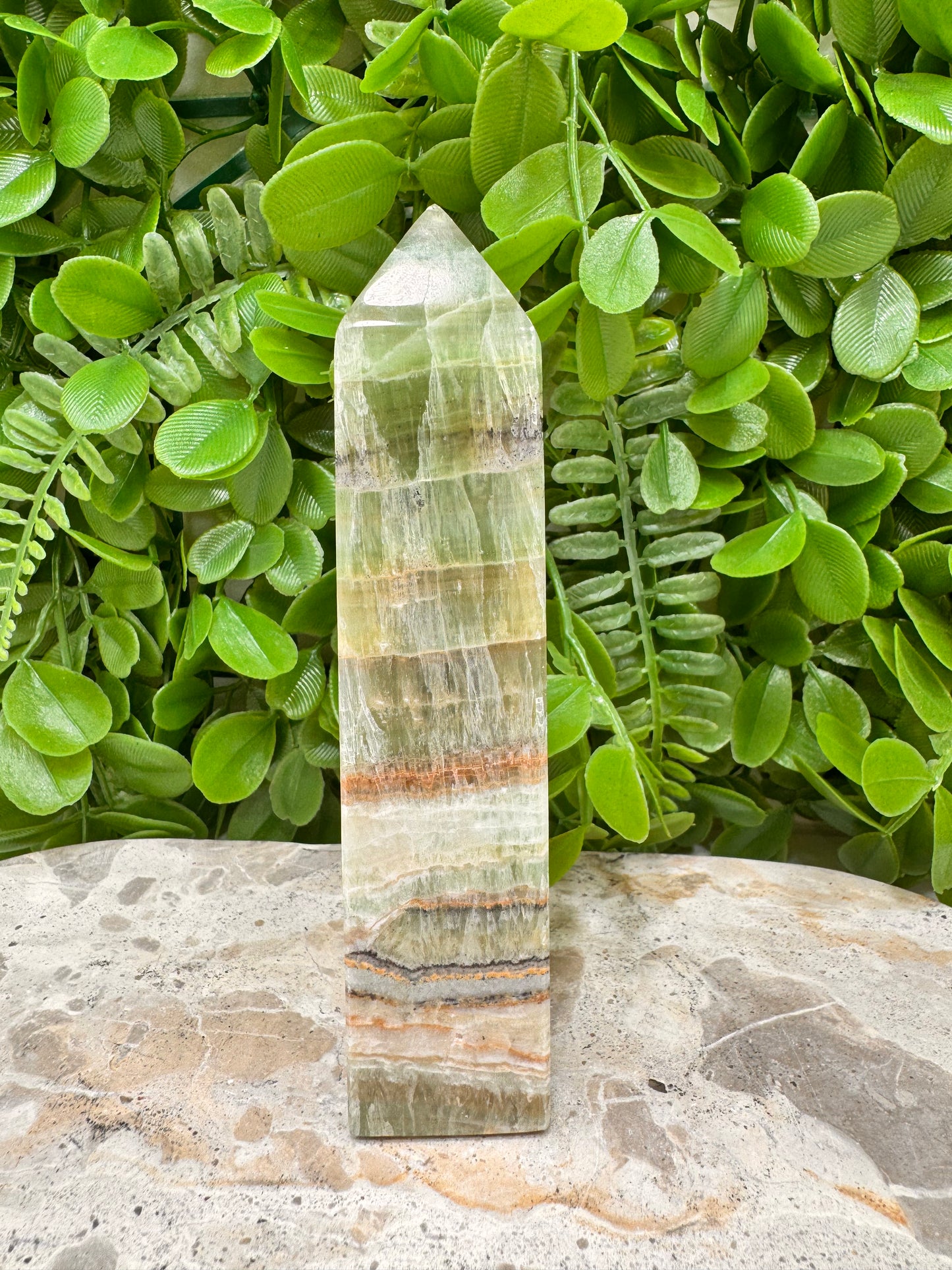 Emerald Kiwi Calcite Tower 314g