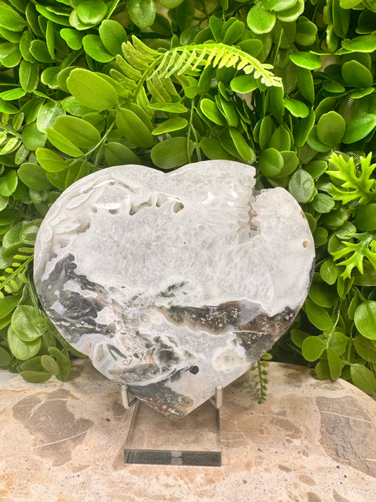 Moss Agate Heart 876g