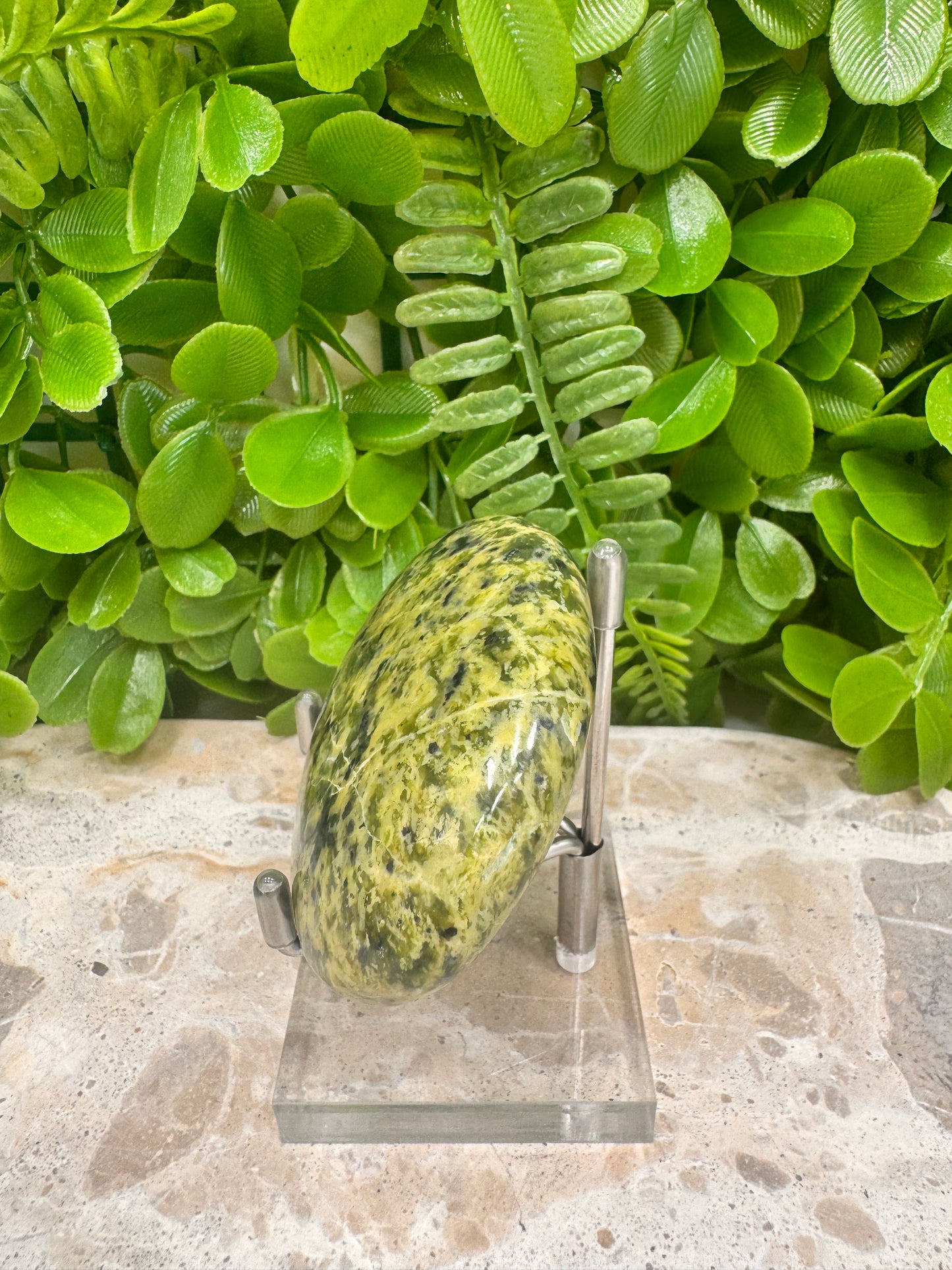 Mixed Serpentine Palm Stone 140g