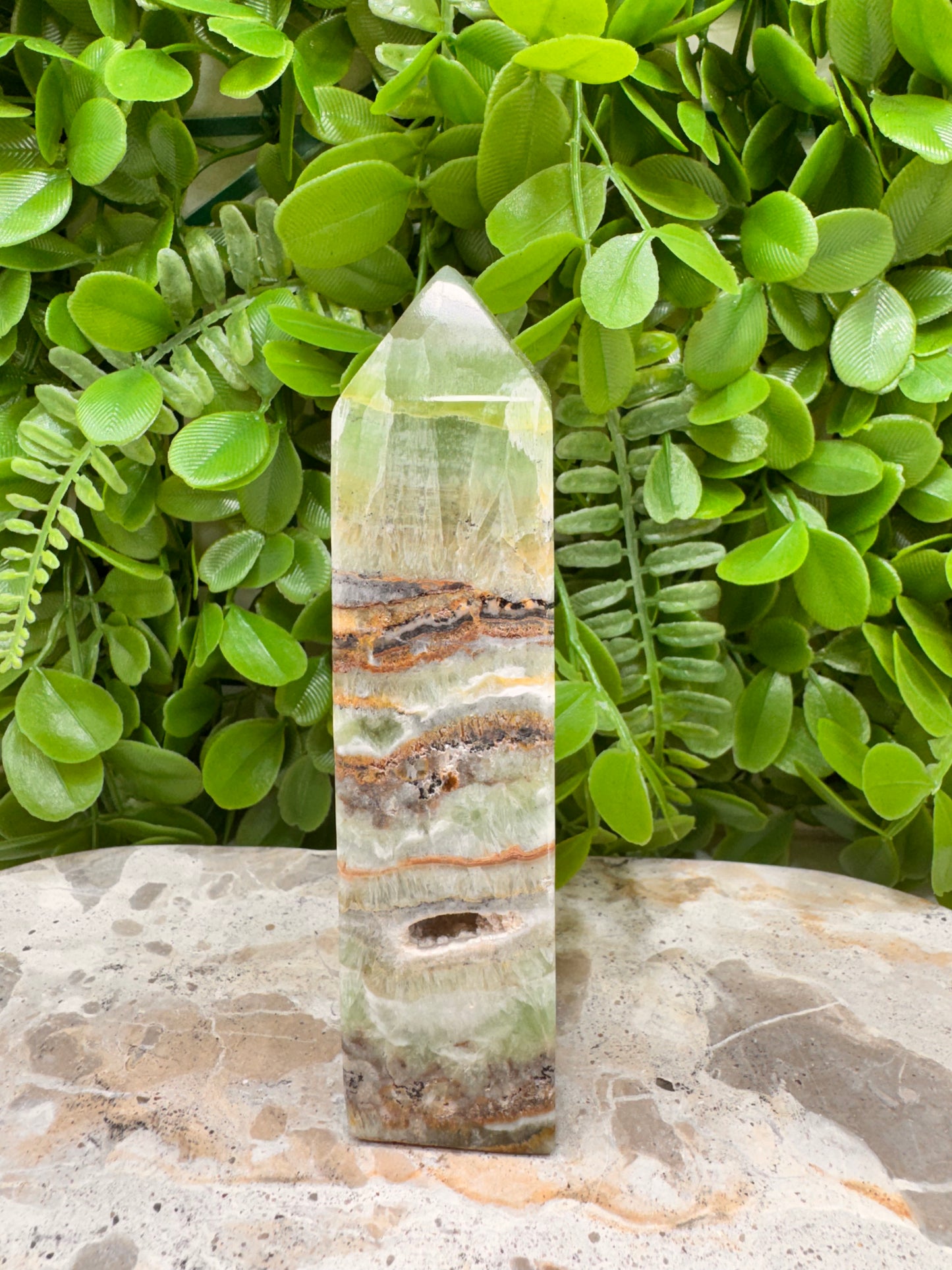 Emerald Kiwi Calcite Tower 302g