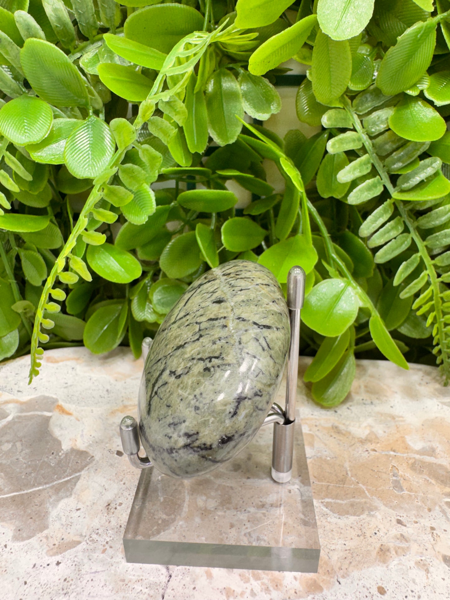 Black Vein Serpentine Palm Stone  136g