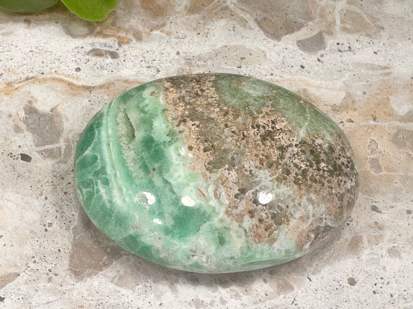 Smithsonite Palm Stone 129g