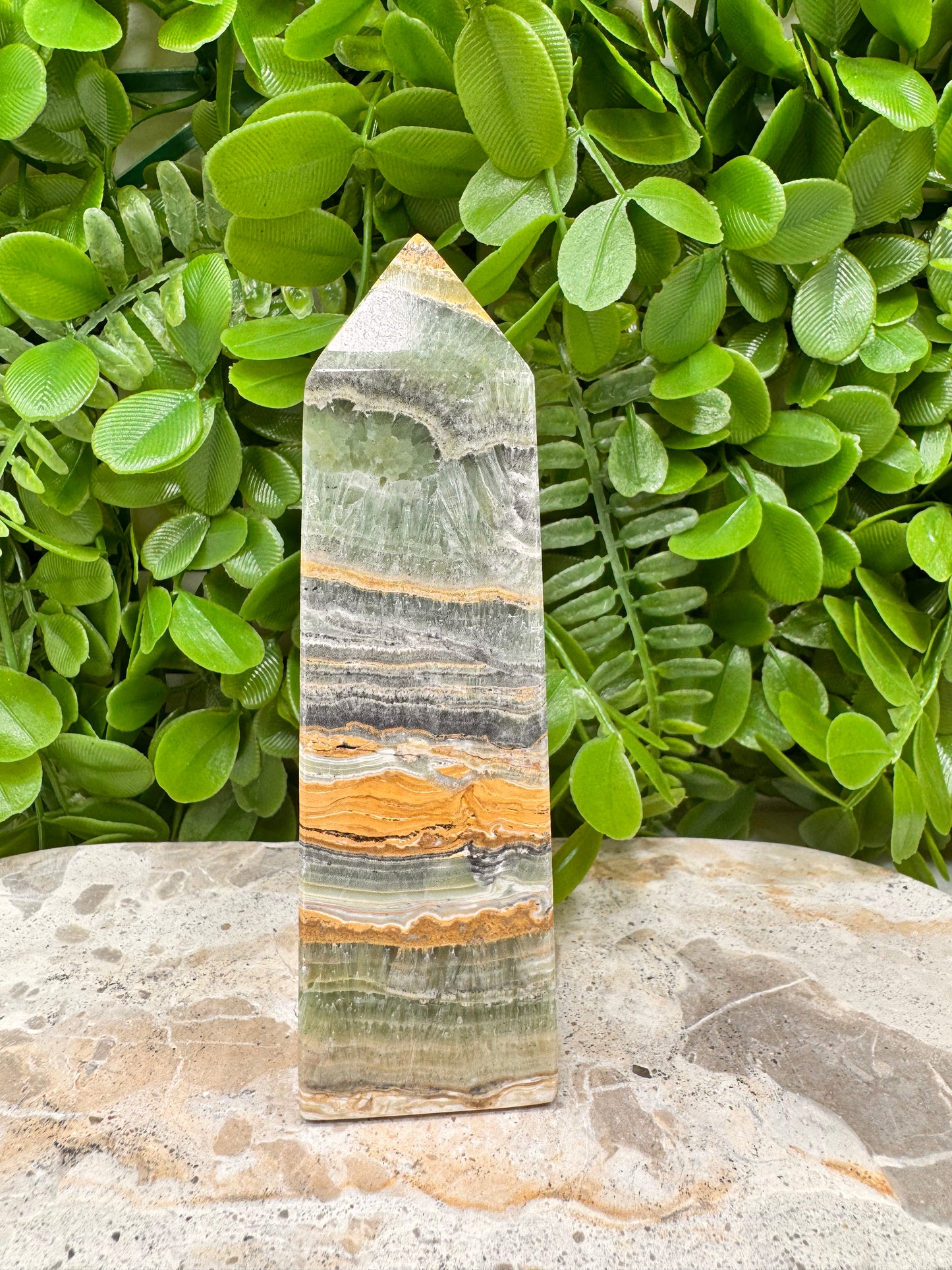 Emerald Kiwi Calcite Tower 418g