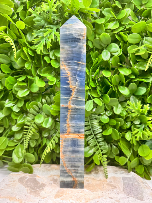 Blue Banded Onyx Tower 780g