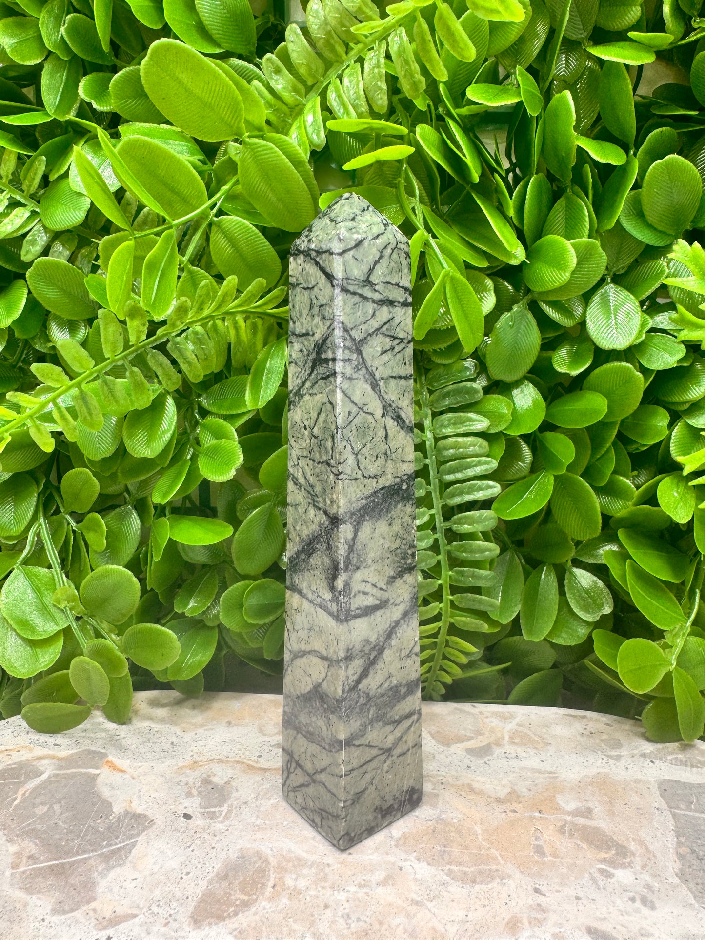 Black Vein Serpentine Tower 248g