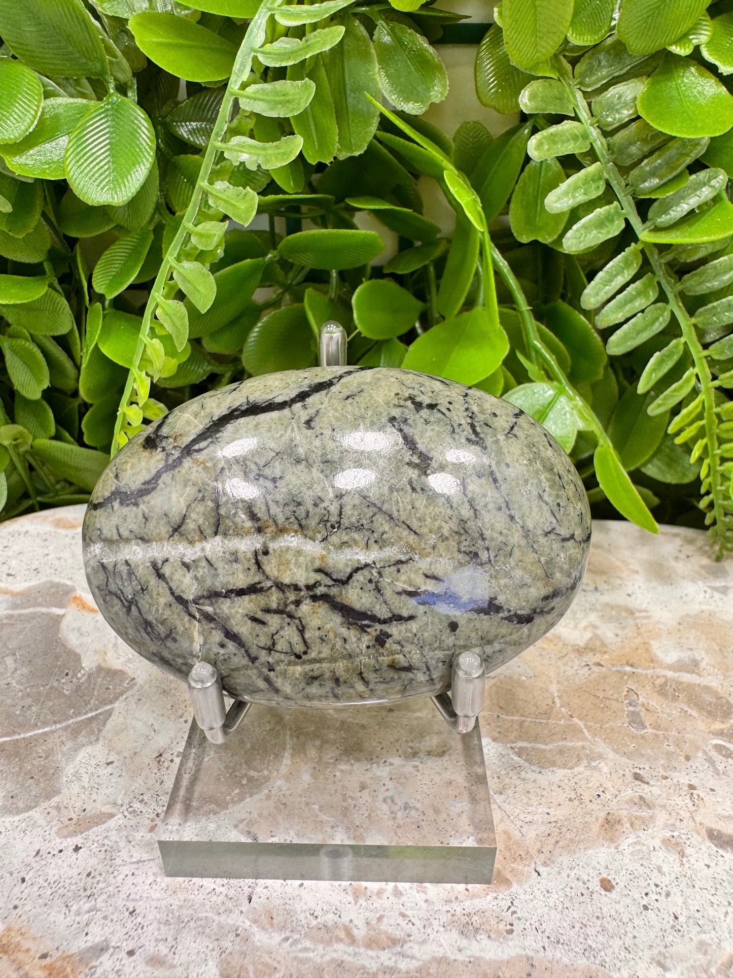 Black Vein Serpentine Palm Stone  136g