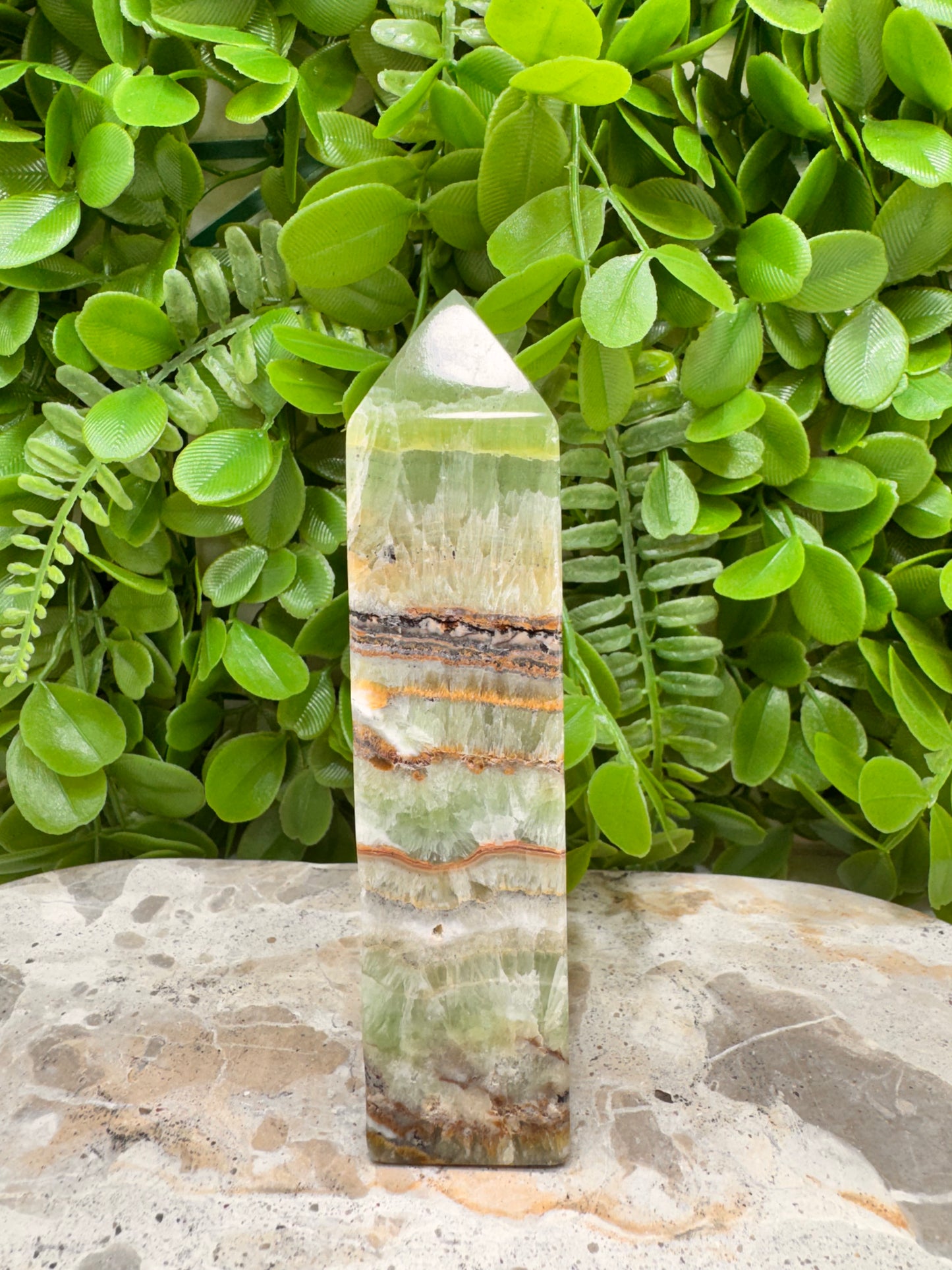 Emerald Kiwi Calcite Tower 302g
