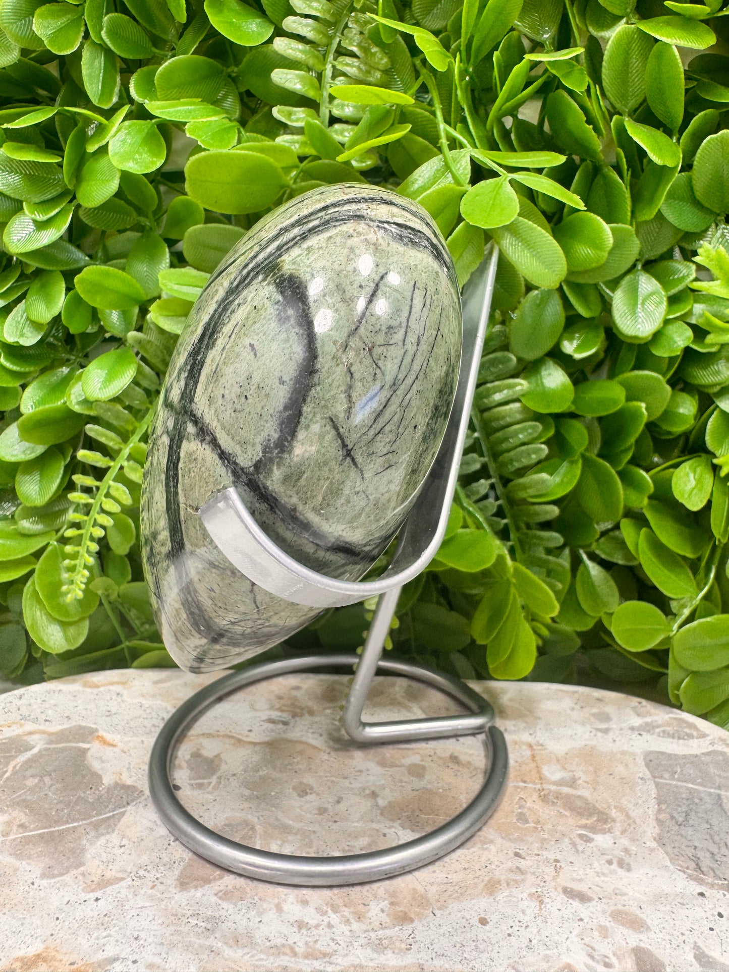 Black Vein Serpentine Heart 1276g