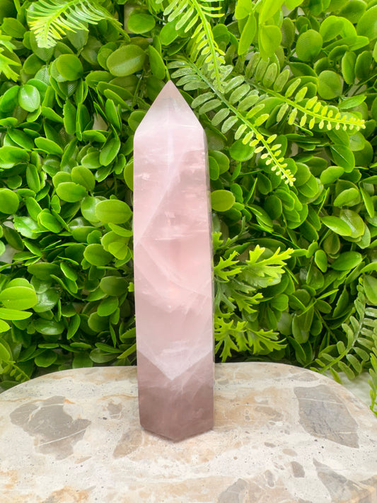 Lavender Rose Quartz Tower 856g