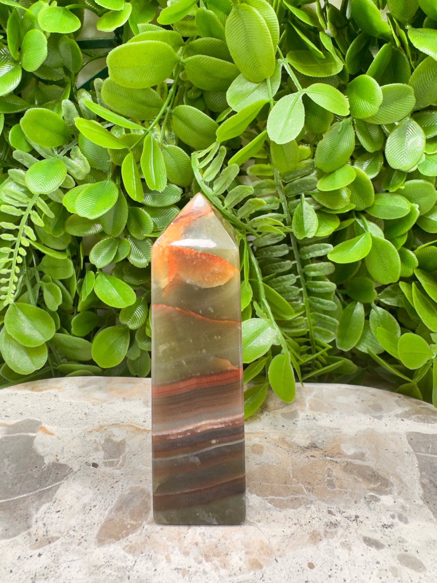 Green Banded Onyx point 198g