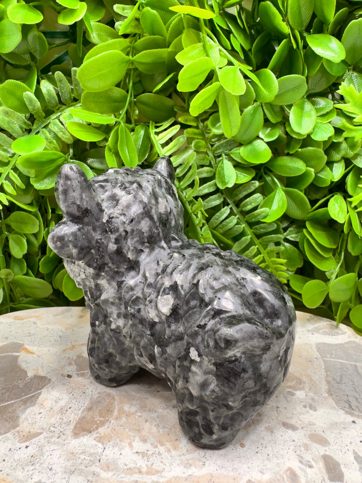 Larvikite Highland Cow 978g