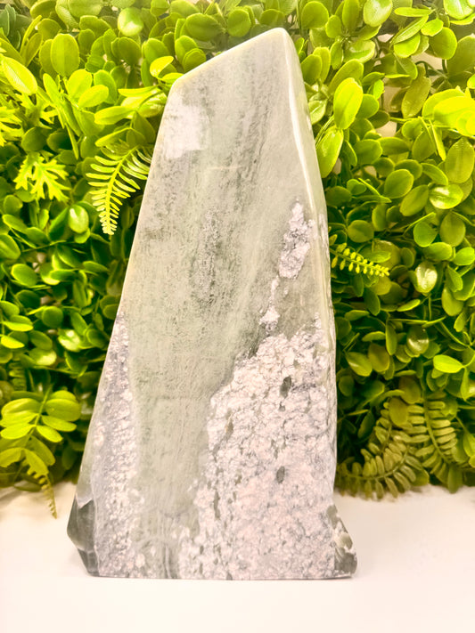 Flower Jade Freeform 2944g