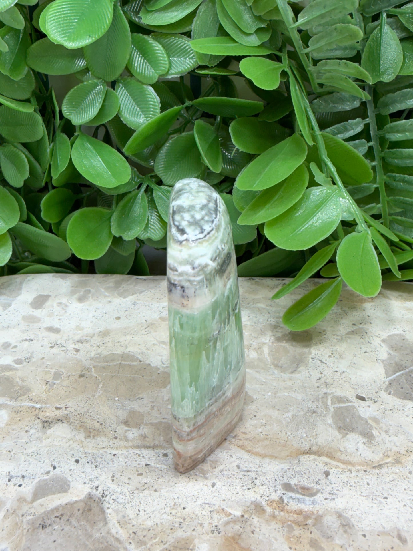 Emerald Kiwi Calcite Freeform 100g