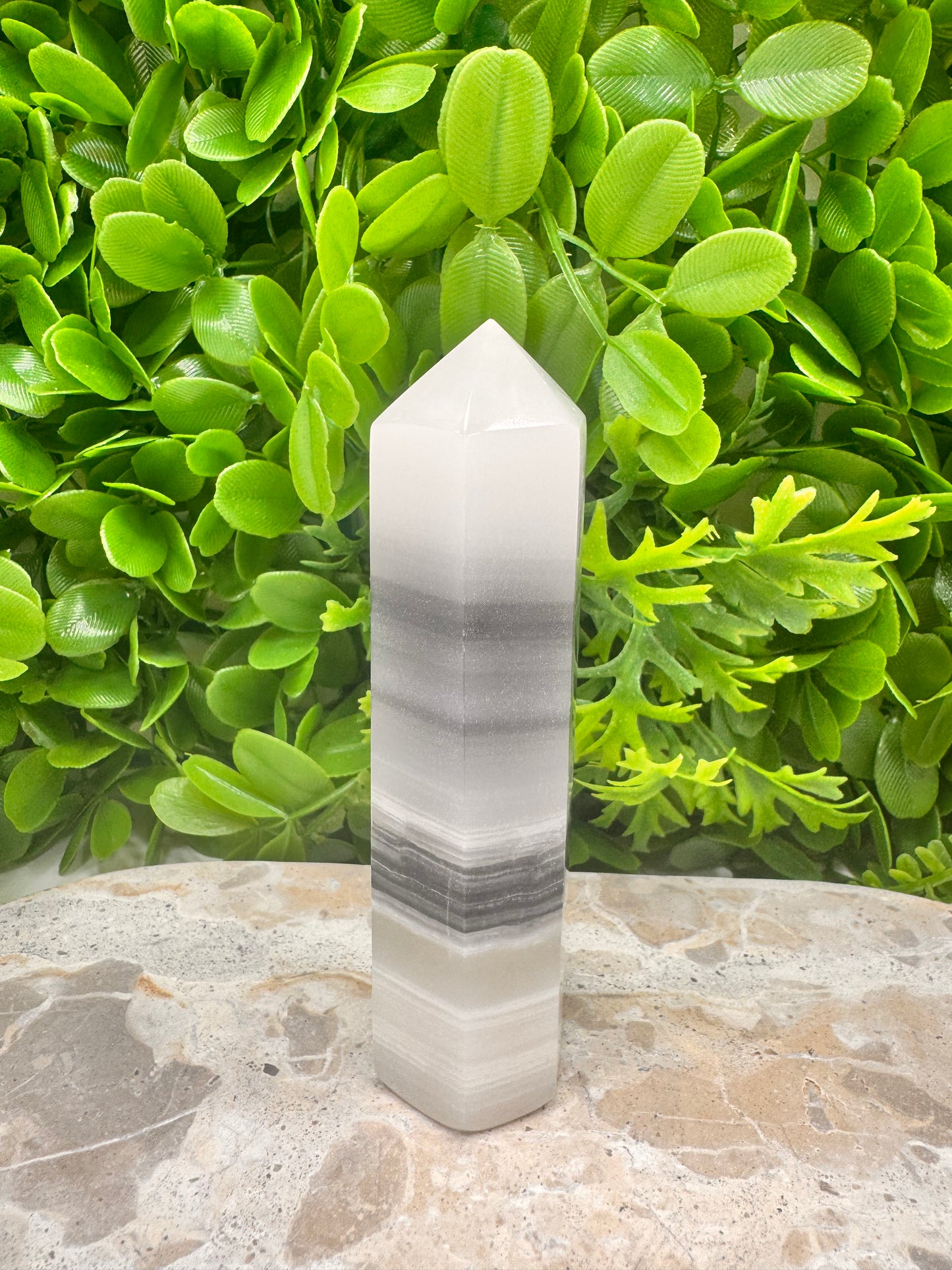 Black and White Onyx Tower 228g