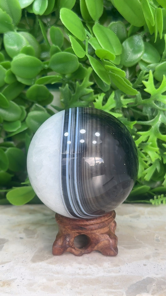 Black Banded Sardonyx Sphere 440g