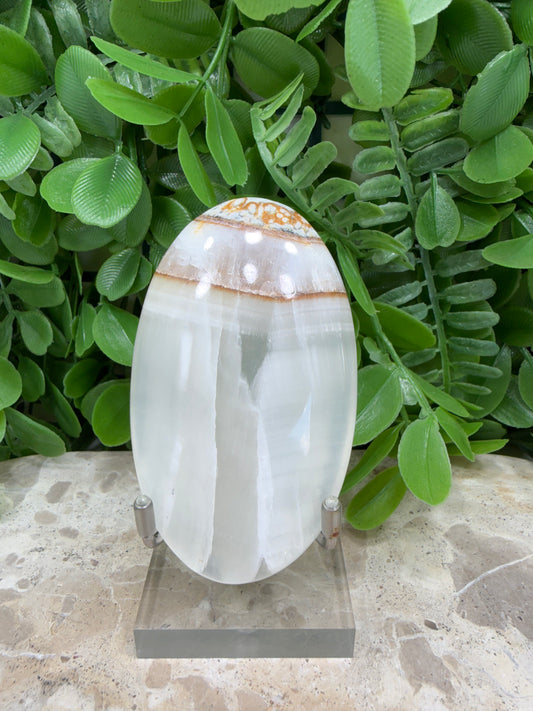 Dendritic Silky White Calcite Palm Stone 152g