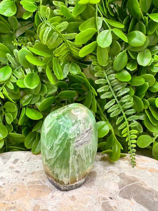Emerald Kiwi Calcite Freeform 274g