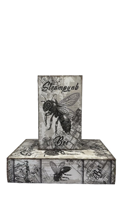 Set of 2 Book Boxes with Fly Design