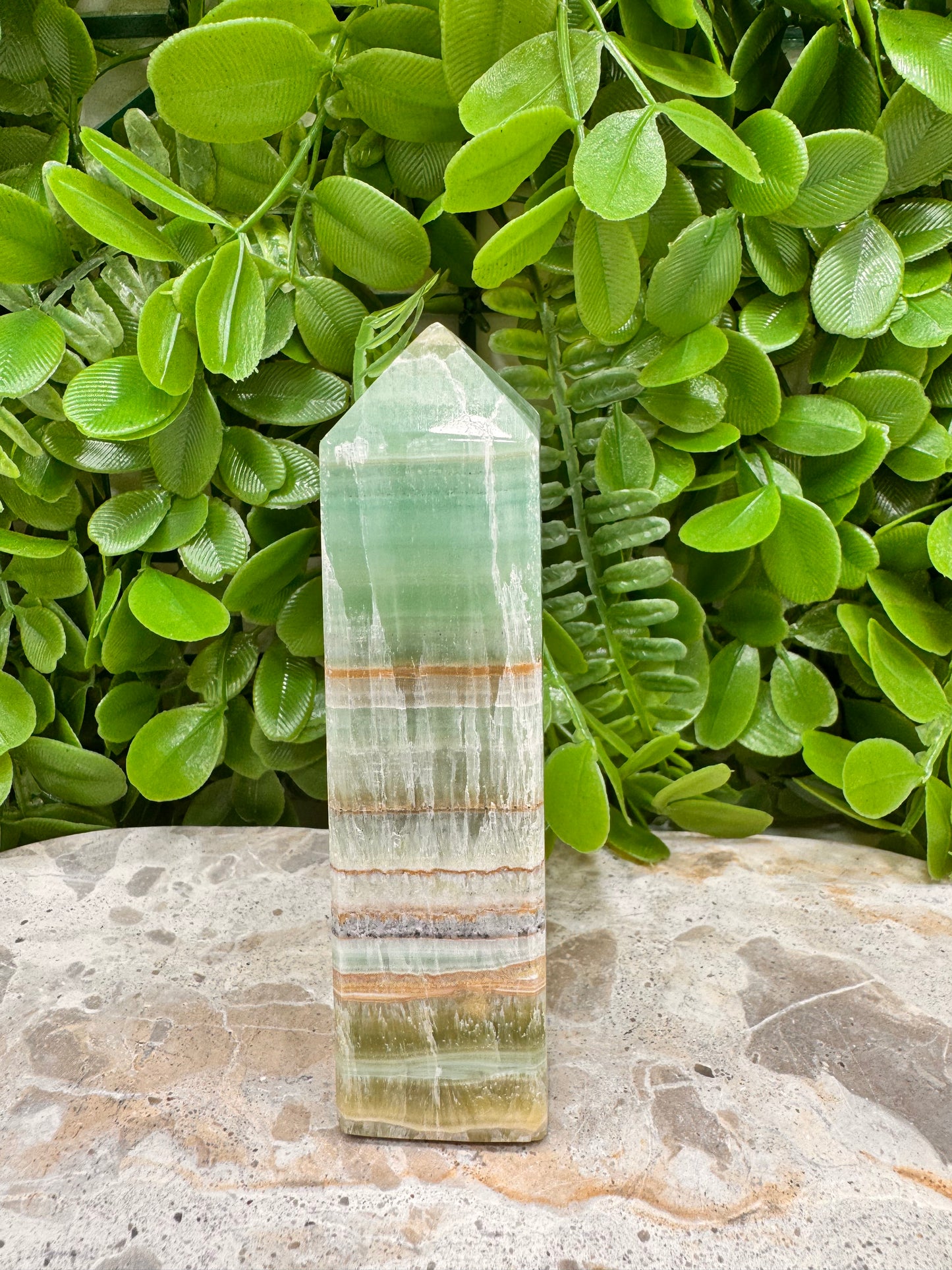 Emerald Kiwi Calcite Tower 244g
