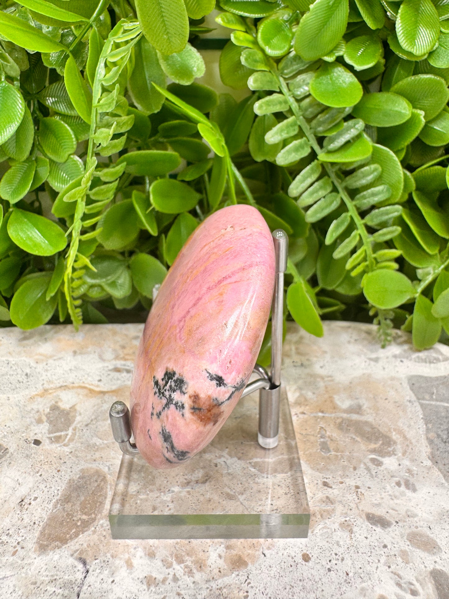 Rhodonite Palm Stone 196g