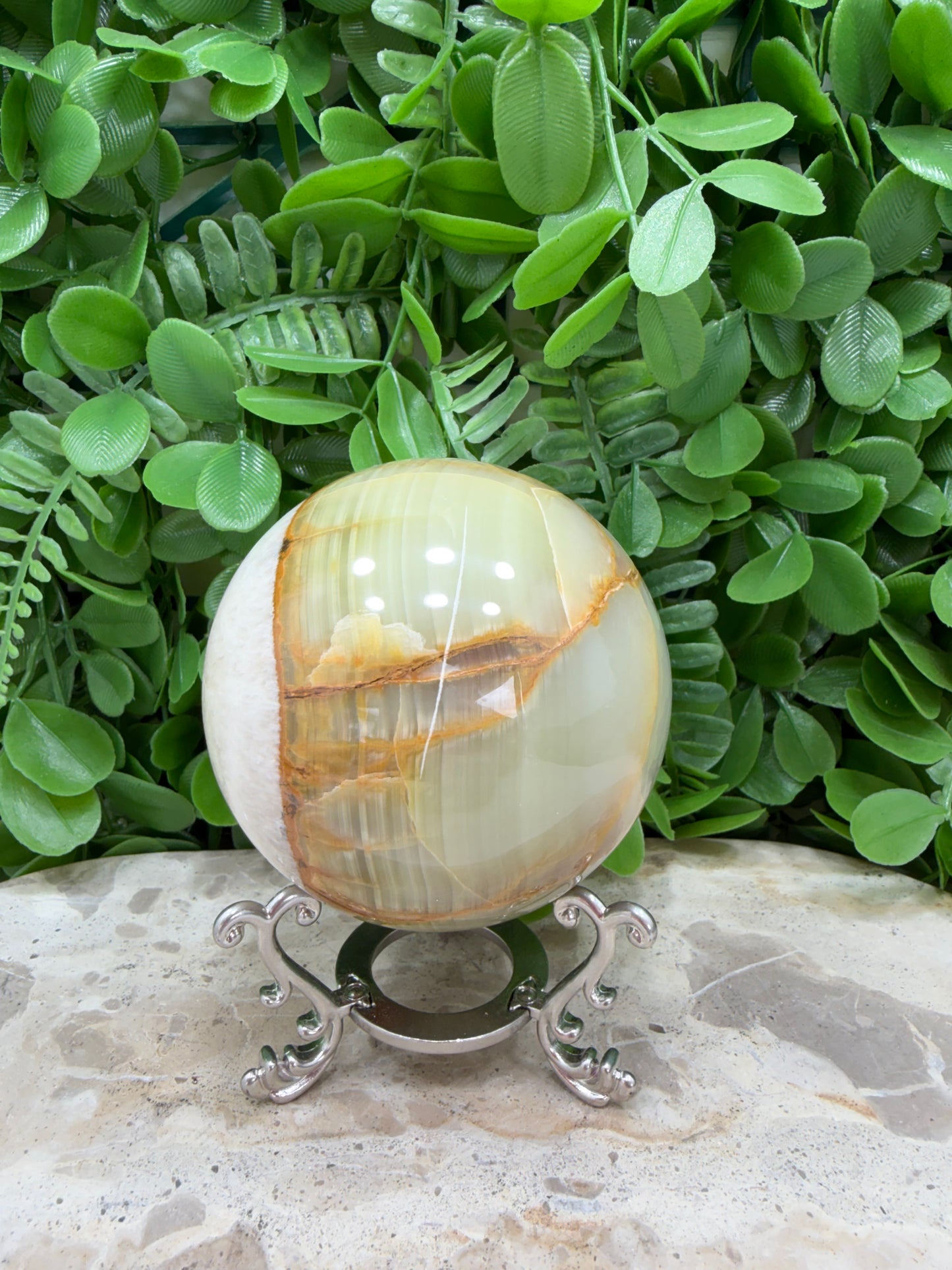 Green Onyx with White Calcite Sphere 662g