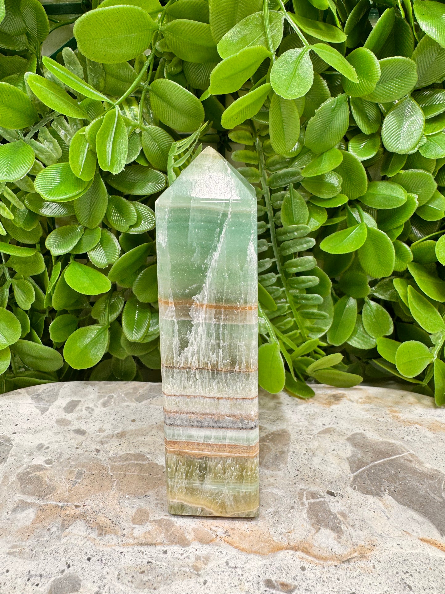 Emerald Kiwi Calcite Tower 244g