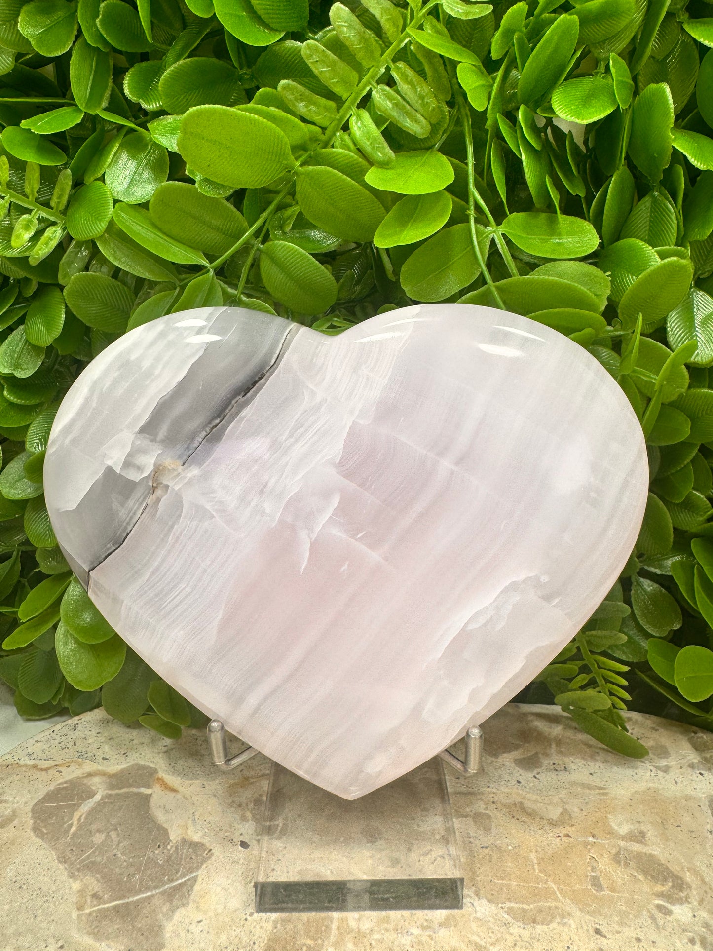 Smokey Pink Mangano Heart 790g