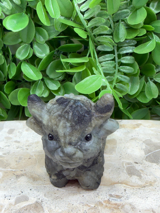 Labradorite Highland Cow | Protection • Intuition • Transformation