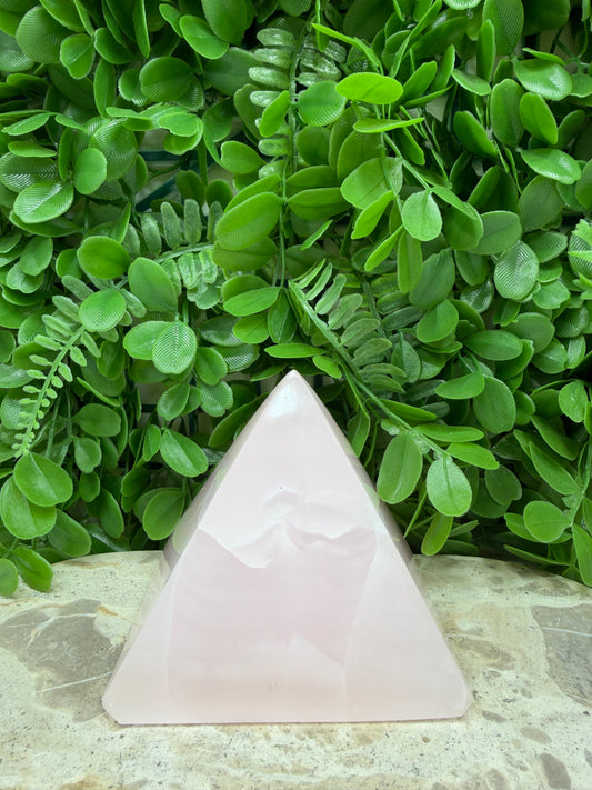 Pink Mangano UV Pyramid 1066g