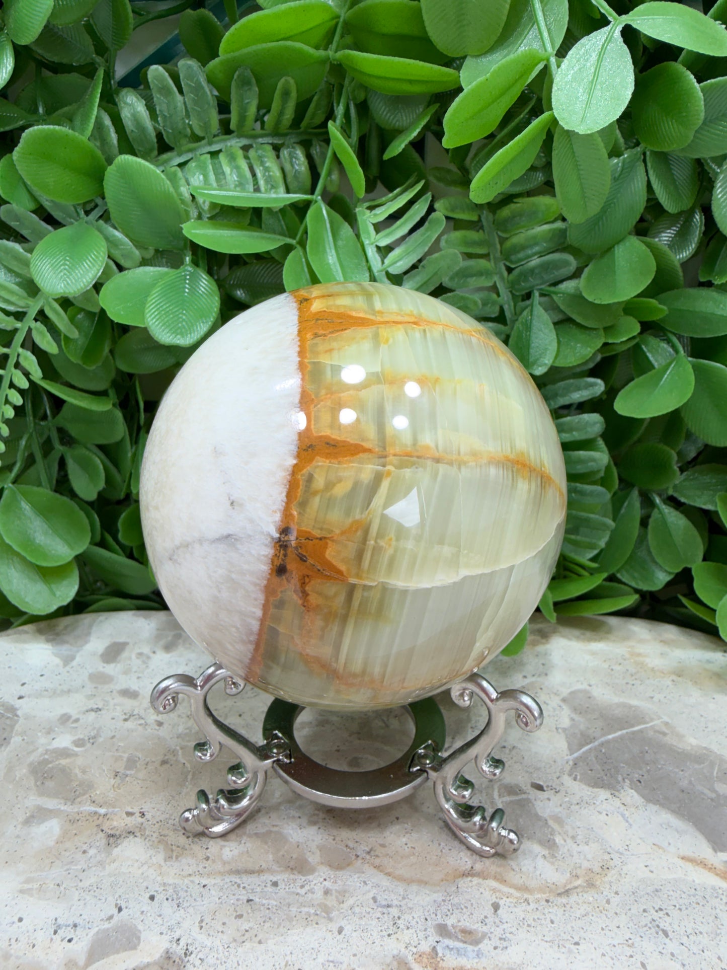 Green Onyx with White Calcite Sphere 662g