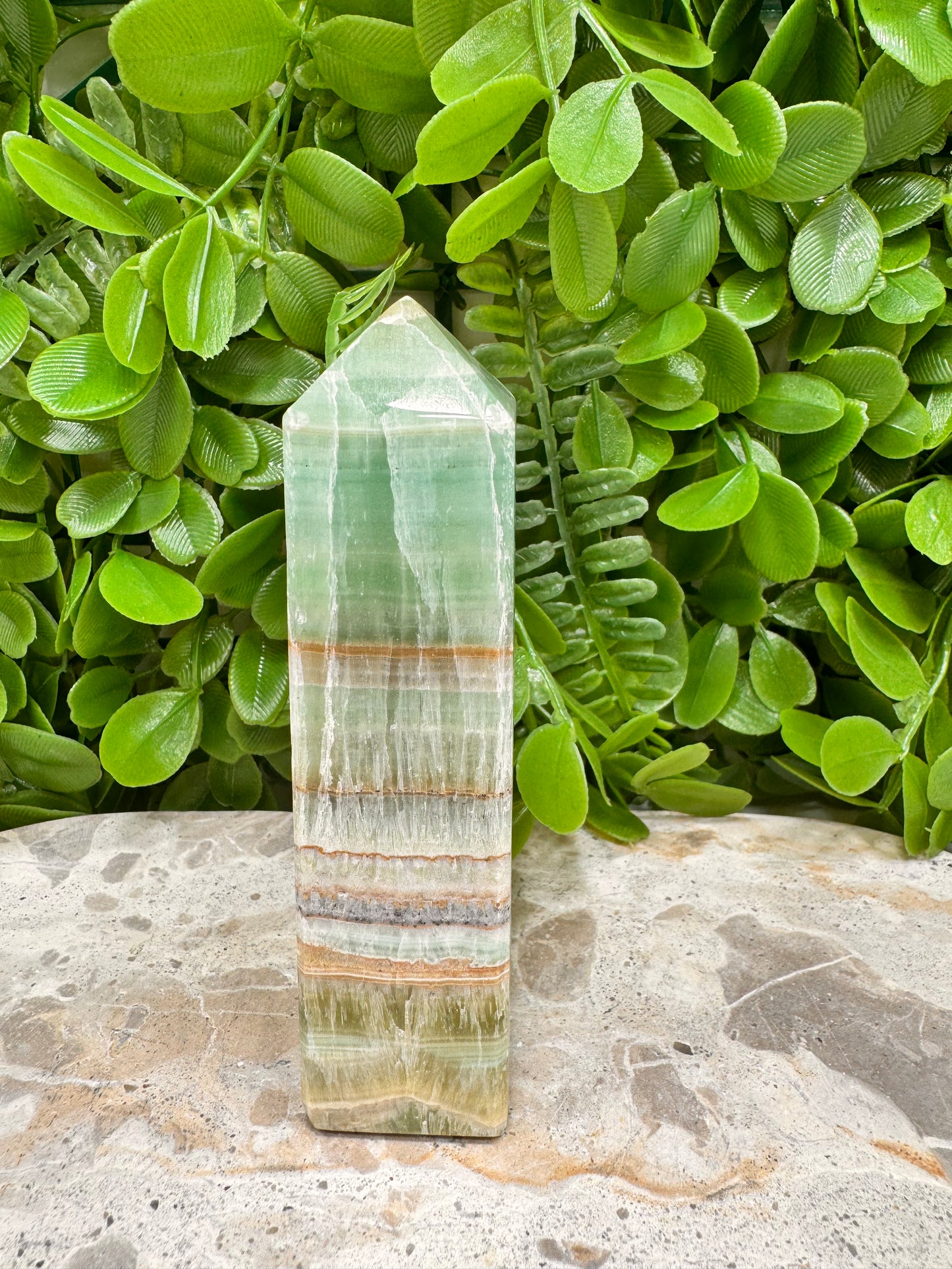 Emerald Kiwi Calcite Tower 244g