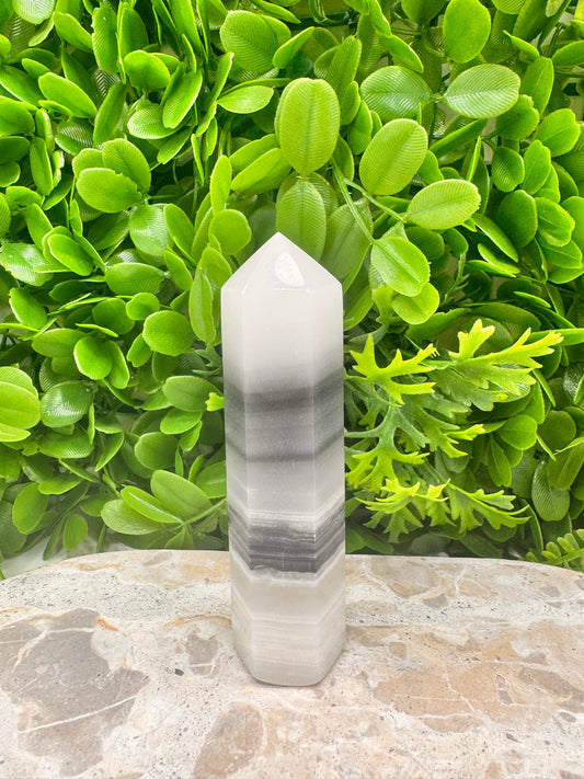 Black and White Onyx Tower 228g