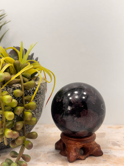 Garnet Sphere 348g