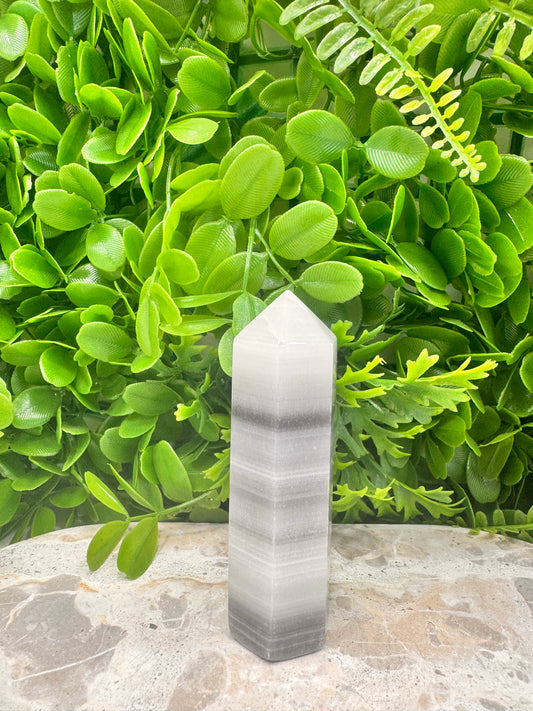 Black & White Onyx Tower 212g