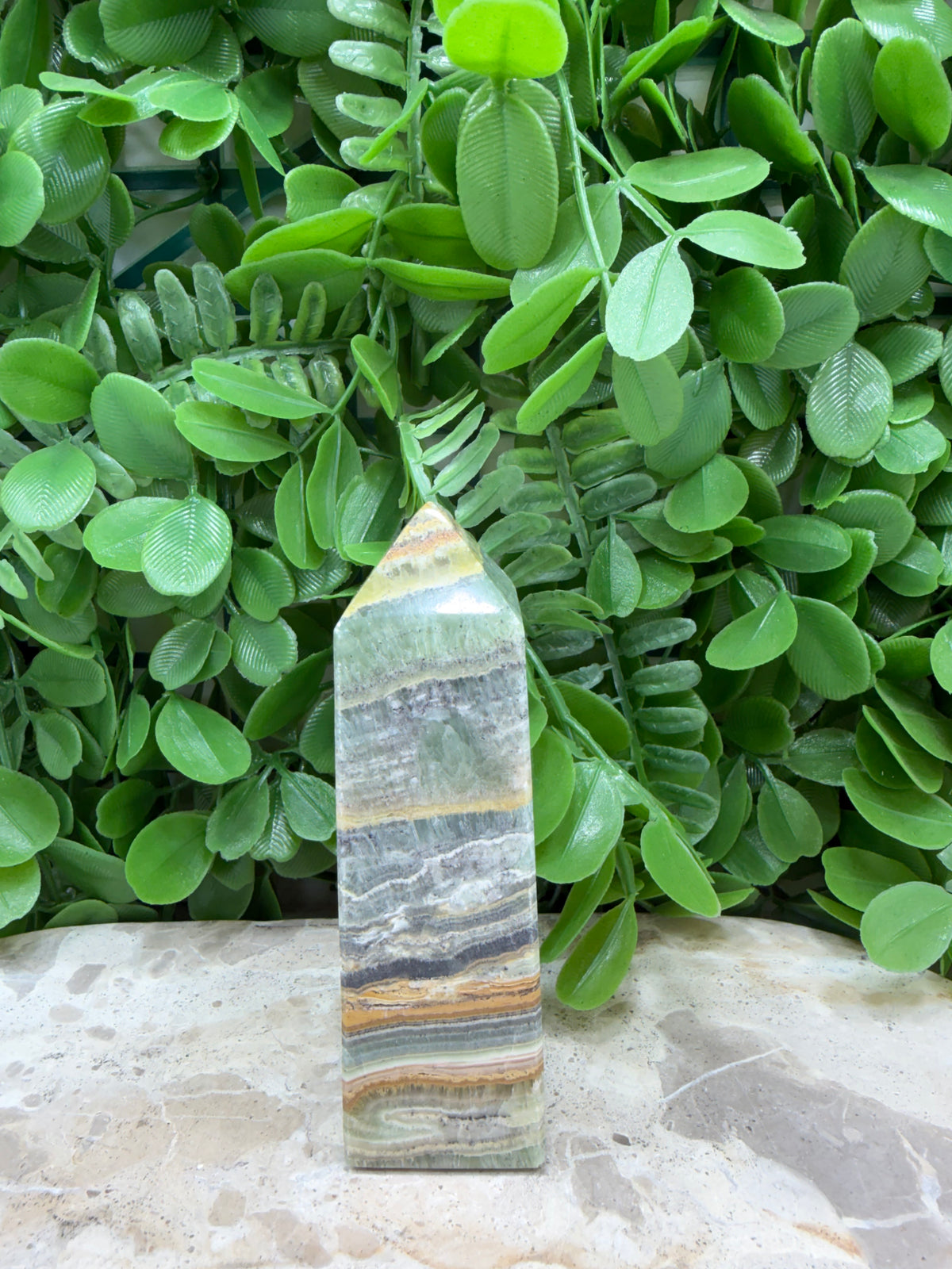 Emerald Kiwi Calcite Tower 260g