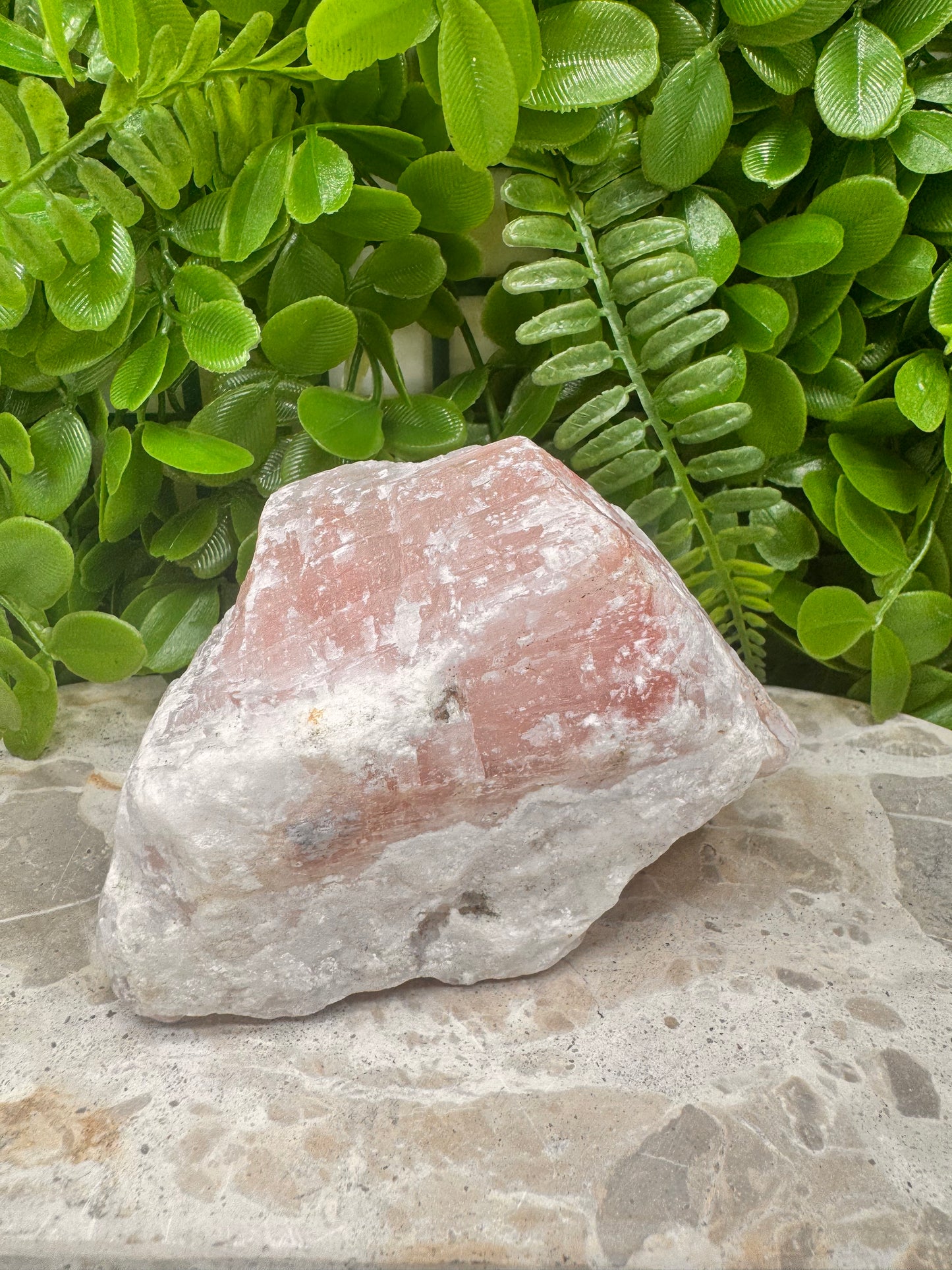 Strawberry Quartz Raw 748g